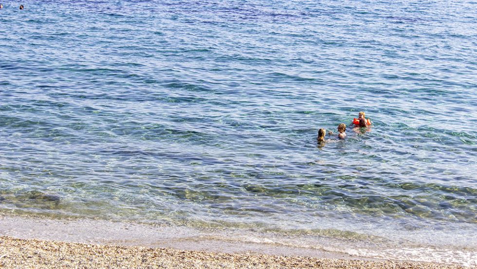 paralia plomari